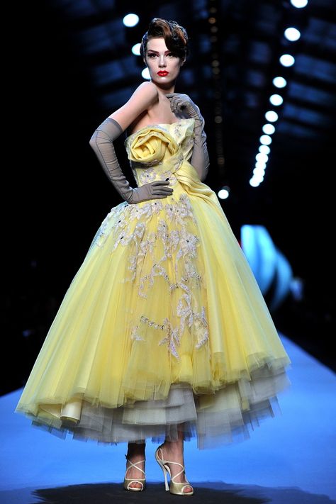 Galliano Dior, Dior Collection, Christian Dior Haute Couture, Dior Haute Couture, Christian Dior Couture, Vintage Couture, Dior Couture, John Galliano, Yellow Fashion