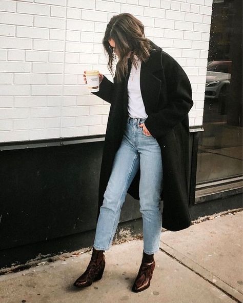 What to Wear for a Winter Coffee Run Mode Teenager, Mama Jeans, Look Legging, Fall Fashion Coats, Cooler Style, Toronto Fashion, Look Retro, Stil Inspiration, Looks Street Style