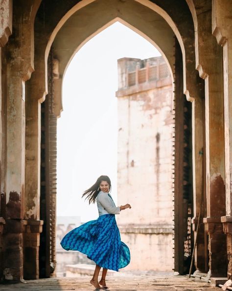 Poses At Fort, Jodhpur Photography Poses, Mehrangarh Fort Jodhpur, Rajasthan Trip, Delhi Photography, Mehrangarh Fort, Humayun's Tomb, Travel Pose, Travel Infographic