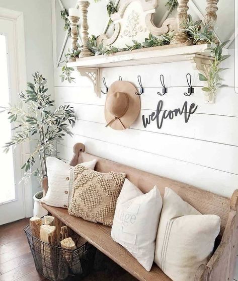 Home Entrance Decor, Farmhouse Interior, Springfield Mo, Winter Home Decor, Entrance Decor, House Entrance, Entryway Decor, Home Living Room, Home Interior