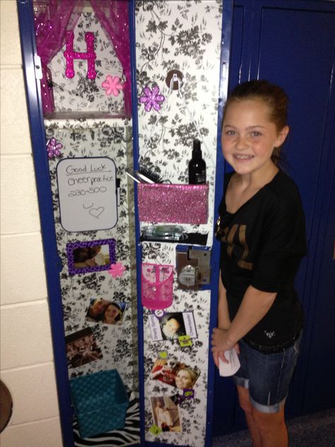 Hannah's locker decorated for her first day of middle school, Small Locker Organization, Locker Hacks, Decorated Locker, Locker Organization Diy, Locker Supplies, Locker Stuff, First Day Of Middle School, Locker Decorations Diy, School Locker Organization