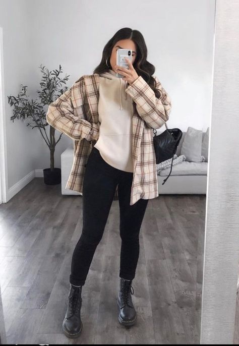 Fall Combat Boots Outfit, Shacket With Hoodie, Chunky Black Boot Outfits, Combat Boot Outfits Winter, Black Chunky Boots Outfit, Casual Plaid Outfit, How To Style Combat Boots, Chunky Boots Outfit, Shacket Outfit Women