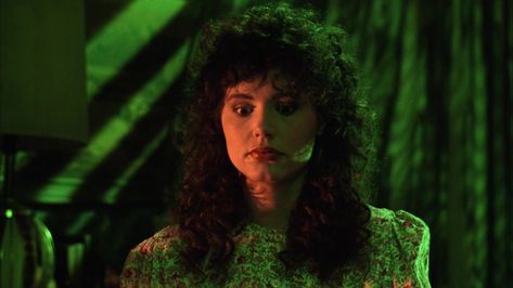 Barbara Maitland Aesthetic, Barbara Maitland, Beetlejuice 1988, Earth Girl, Cinematic Shots, Film Career, Creative Costume, Beetlejuice Movie, Female Icons