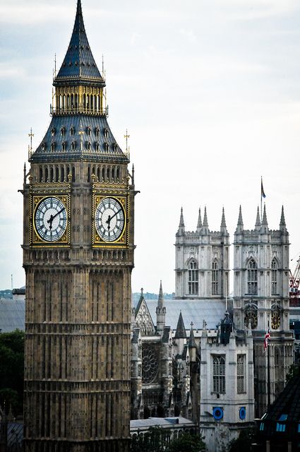 Big Ben and Westminster Abbey - London England Westminster Abbey London, Big Ben Clock, Peisaj Urban, Travel Vibes, Screen Lock, London Baby, City Of London, England And Scotland, London Town