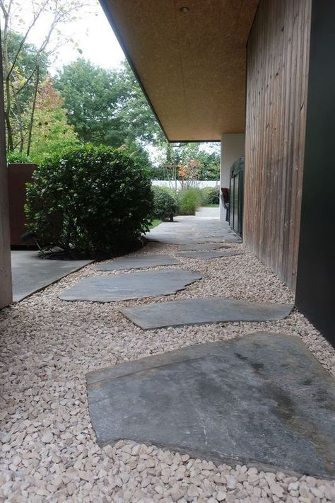 Landscape Design Entrance, Flagstone Pathway, Desert Backyard, Vibe Rooms, Patio Pavers, Bataan, Japan Garden, Shed Homes, Outdoor Gardens Design