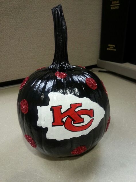 KC Chiefs Glitter Pumpkin Halloween 2013 Chiefs Pumpkin Painting, Kansas City Chiefs Pumpkin, Chiefs Pumpkin, Pumpkin Painting Stencils, Painting Halloween, Fall Decor Diy Crafts, Season Decor, Glitter Pumpkins, Halloween 2013