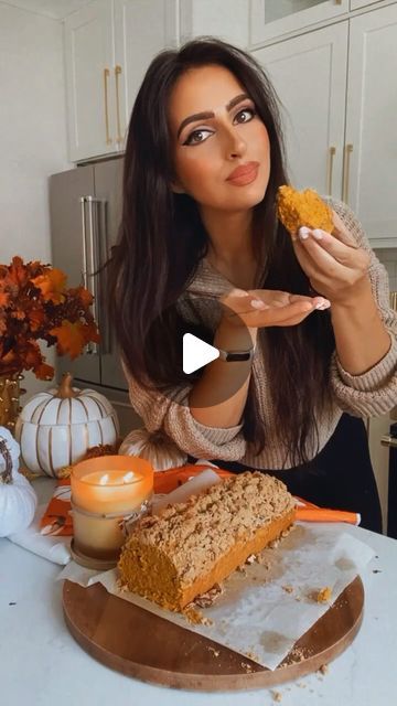 Muna Nijmeh on Instagram: "Pumpkin Bread 🎃🍁

Nothing says fall more than pumpkin bread! And this one is so delicious! It has a brown sugar streusel on top and a maple glaze! It’s so moist and perfectly spiced! And your whole house will smell amazing when baking!!

PUMPKIN SPICE STREUSEL

1/4 cup unsalted butter, melted
1/2 cup all-purpose flour
1/4 cup chopped pecans
1/4 cup light brown sugar
2 tbsp granulated sugar
1 tsp pumpkin pie spice

PUMPKIN BREAD

1 15oz can pure pumpkin puree 
1 cup granulated sugar
1/2 cup light brown sugar
1/2 cup vegetable oil
2 large eggs
1 tsp vanilla extract
1/2 cup milk
1 3/4 cups all-purpose flour
1 tsp baking soda
1 tsp cinnamon
1 tsp pumpkin pie spice
1/2 tsp kosher salt

MAPLE GLAZE

1/2 cup powdered sugar 
1/4 cup pure maple syrup

🎃 SAVE THIS RECIP Baking Pumpkin, Maple Glaze, Smell Amazing, Pure Maple Syrup, Pumpkin Pie Spice, Pumpkin Bread, Chopped Pecans, Pumpkin Puree, Kosher Salt