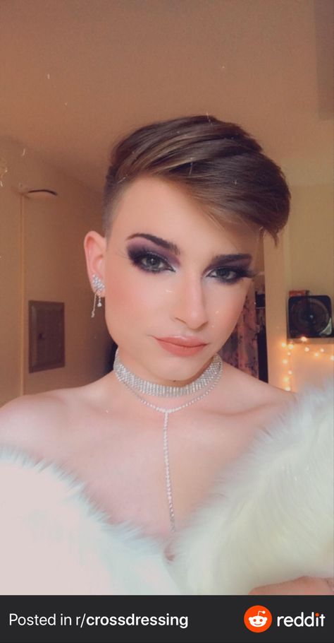 Feminizing Makeup, Beta Males, Effeminate Men, Transgender Makeup, Trans Makeup, Feminine Man, Men Wearing Makeup, Genderqueer Fashion, Half Shaved Hair