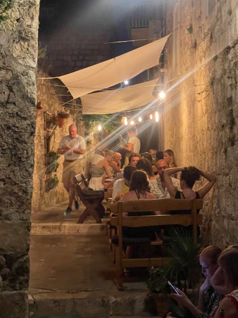 Split Croatia Nightlife, Croatia Nightlife, Croatia Party, Croatia Culture, Balkan Summer, Inter Railing, Croatian Summer, Croatia Summer, Vacation Dinner