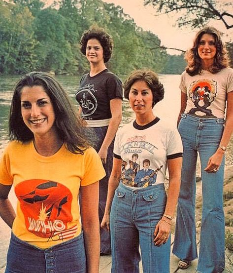 Boogie Child on Instagram: “Get The 70’s Look✨ with Boogie Child Graphic Tees (Link in Bio)🌼 - #vintageclothing #60sstyle #sixties #seventies #70s #80s #stevienicks…” 60s Summer Fashion, Footloose Costumes, 60’s Style, Outfits 70s, Fashion Vogue, Graphic Tee Outfits, 70’s Fashion, Retro Graphic Tees, Retro Nostalgia