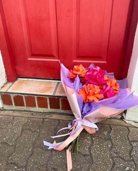 🥰 Imagine this half dozen of roses on your doorstep today... tag a loved one to drop a hint to get their order in before 12pm for same day delivery! 🥰 ⁠ www.eastendflowermarket.com.au Flowers At Doorstep, Flowers On Doorstep, Dozen Of Roses, Rose Delivery, Dozen Roses, 30th Bday, Ap Art, Taylor Swift Songs, Number 5