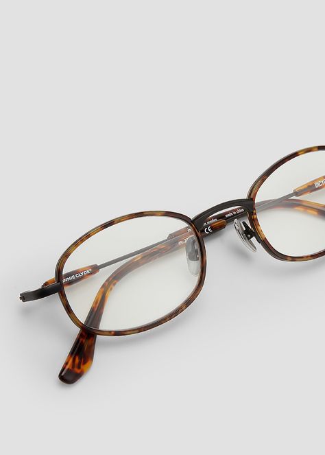 Small Glasses Frames For Women, Wire Glasses Aesthetic, Square Glasses Aesthetic, Indie Glasses, Big Glasses Aesthetic, Outfits With Glasses, Cool Glasses Frames, Oversized Glasses Frames, Wire Glasses