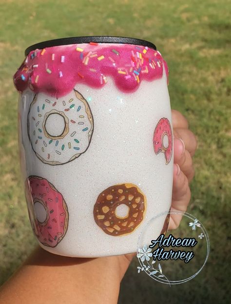 Donut Tumbler Ideas, Donut Tumbler, Resin Business, Donut Coffee, Tumbler Inspiration, Tumbler Cups Personalized, Coffee Tumblers, Resin Crafting, Epoxy Projects