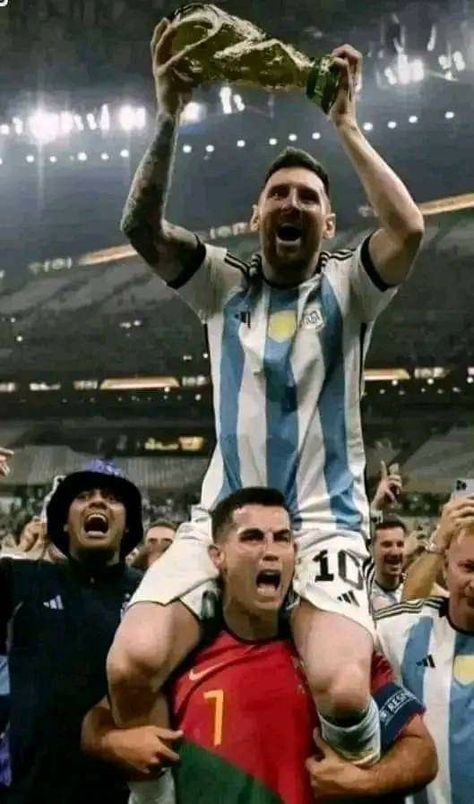 Ronaldo Kneeling Messi, Messi Vs Ronaldo Memes, Messi With Ronaldo, Ronaldo And Messi Together, Messi Y Cr7, Cristiano Y Messi, Messi X Ronaldo, Messi E Ronaldo, Meme Messi