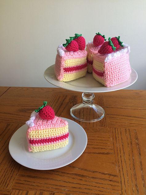 Crochet Cake, Crochet Toys Free Patterns, Crochet Toys Free, Crochet Food, Crochet Kitchen, Fun Crochet Projects, Diy Crochet Projects, Crochet Toys Patterns, Crochet Gifts