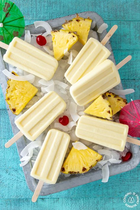 Pineapple Yogurt, Boozy Popsicles, Fruit Bars, Yogurt Pops, Yogurt Popsicles, Pineapple Desserts, Healthy Sweet Treats, Bar Recipe, Ice Lolly