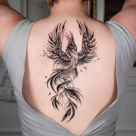 Phoenix Tattoo Women, Phoenix Feather Tattoos, Phoenix Back Tattoo, Tato Phoenix, Rising Phoenix Tattoo, Phoenix Tattoo Feminine, Small Phoenix Tattoos, Phoenix Bird Tattoos, Tato Minimal