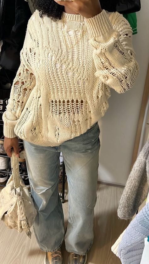 Yeezy 380 Outfit, Beige Sweater Outfit, Cozy Ootd, Yeezy 380, Basic Ootd, Winter Fall Outfits, Outfit Simple, Fasion Outfits, Beige Outfit