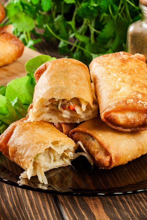 Egg Roll Wrapper, Spring Rolls Recipe, Veggie Spring Rolls, Fried Spring Rolls, Chicken Spring Rolls, Spring Roll Recipe, Fry Recipes, Vegetarian Cabbage, Deep Fry