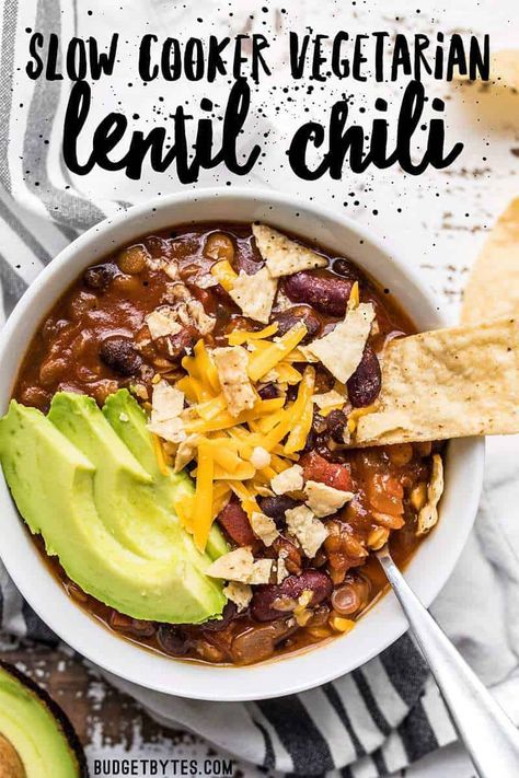 Slow Cooker Lentil Vegetarian Chili Vegetarian Lentil Chili, Slow Cooker Tikka Masala, Chili Easy, Vegetarian Slow Cooker Recipes, Vegan Crockpot, Slow Cooker Lentils, Lentil Chili, Budget Bytes, Slow Cooker Vegetarian