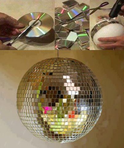 DIY Globo espelhado feito com CDs | Faça Você Mesma Diy Disco Ball, Diy Luminaire, Cd Diy, Old Cd, Old Cds, Cd Crafts, Cool Ideas, Disco Party, The Ceiling