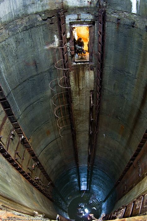 Missile Silo, Urban Exploration Photography, Couple Friends, Urban Exploring, Bg Design, Abandoned House, Places In Europe, Chernobyl, Haunted Places