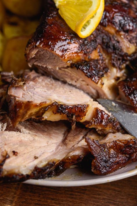 Greek Pork Roast Recipes, Greek Roast Pork, Por Shoulder Recipes, Greek Pork Recipes, Boneless Pork Shoulder Recipes, Roasted Pork Shoulder Recipes, Pork Roasts, Roasted Pork Shoulder, Greek Kitchen