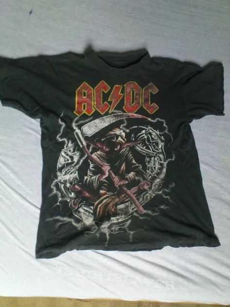 TShirt or Longsleeve - AC/DC shirt Ac Dc Shirt, Downtown Style, Mood Bored, Acdc Shirt, Battle Jacket, Clothing Ideas, Ac Dc, Retro Outfits, Grunge Outfits