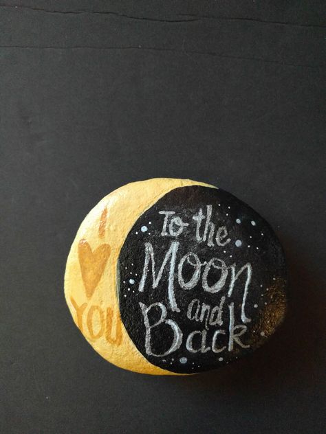 Rock Painting Love Ideas, Rock Painting Ideas Birds, Painted Rocks For Mom, Rock Painting For Boyfriend, Painted Rocks Inspirational, Memorial Rock Painting Ideas, Cool Rock Painting Ideas Easy, Memorial Rocks Painted, Things To Paint On Rocks