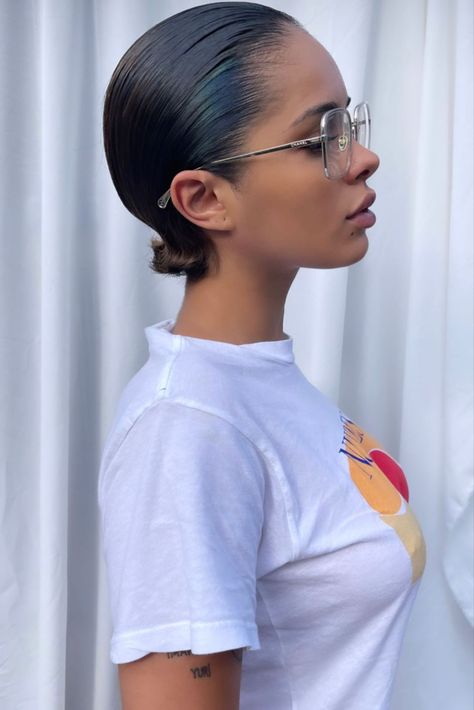 Karrueche Tran Short Hair, Slick Hairstyles Short Hair, Short Hair Glasses, Finger Waves, Cute Hairstyles For Short Hair, Girl Short Hair, Baddie Hairstyles, Girl Crushes, Nara