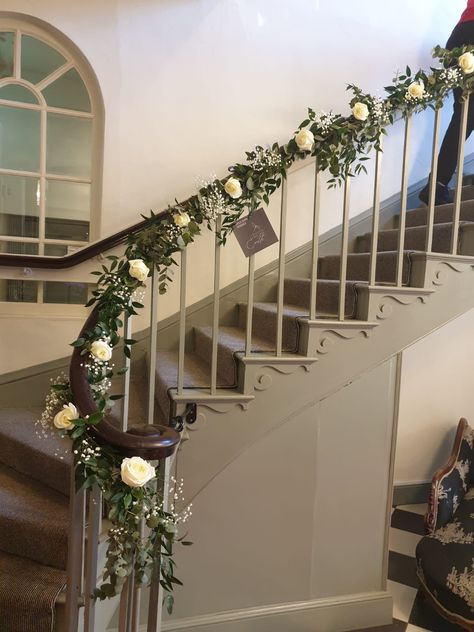 Stairs Decor Wedding, Railing Decorations For Wedding, Staircase Wedding Decor, Wedding Staircase Decoration, Staircase Wedding, Wedding Stairs, Staircase Decoration, Wedding Staircase, Staircase Decor Ideas