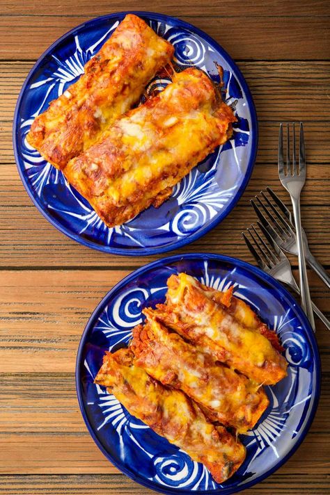 Enchiladas Rojas Recipe, Red Chile Enchiladas, Red Chile Sauce Recipe, New Mexico Red Chile, Creamy Chicken Enchiladas Recipe, Chili Enchiladas, Enchiladas Rojas, Red Gravy, Pork Enchiladas