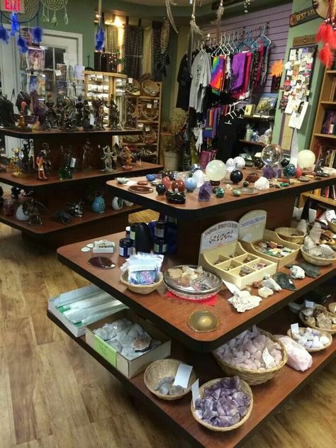 Spirit Apothecary Metaphysical Shop Ideas, Witchy Store, Witch Room, Metaphysical Store, Future Shop, Crystal Room, Crystals Store, Witch Shop, Hippie Aesthetic