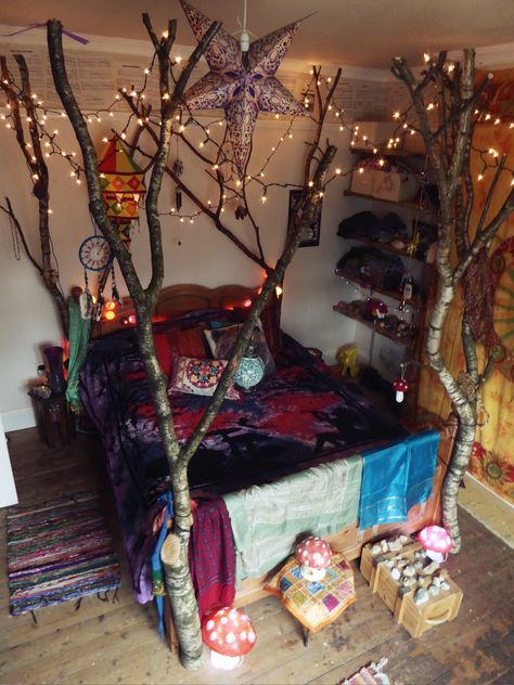 Tree Branch Canopy Bed, Fairy Bed Canopy, Tree Branch Bed Frame, Fairy Den Room, 4 Poster Bed Cottagecore, Tree Canopy Bed, Tree Bed Frame, Whimsigoth Bed Canopy, Diy Bed Canopy Frame