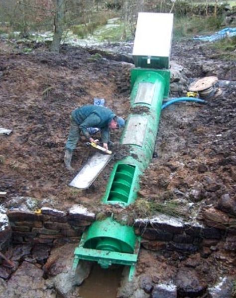 A family living in a remote part of the North York Moors are proving that hydropower really works. The National Trust owned farm is situated seven miles from the nearest town, surrounded by moorlan… Diy Renewable Energy, Hydroelectric Generator, Hydro Energy, Hydro Power Plant, Water Turbine, Free Energy Projects, Diy Generator, Machining Metal Projects, Earthship Home