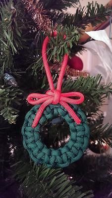 Paracord Christmas, Christmas Ornaments Wreath, Parachute Cord Crafts, Ornaments Wreath, Paracord Projects Diy, Cords Crafts, Paracord Diy, Paracord Knots, Christmas Ornament Wreath