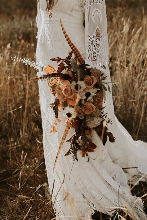 Feather Centerpiece Wedding, Western Elopement, Wedding Flowers Boho, Montana Western, Feather Bouquet, Rusting Wedding, Montana Elopement, Fall Elopement, Glacier National Park Montana