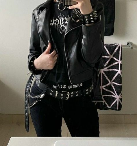 Metalhead Fashion, Metal Outfit, Dark Outfits, Rock Outfits, Rock Punk, Estilo Punk, Looks Black, Punk Outfits, Alt Fashion