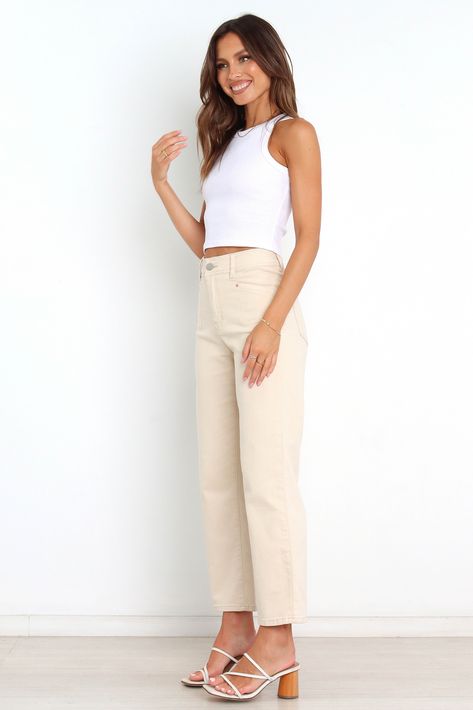 DETAILS    high rise  wide leg style  functional front and back pockets  zipper fly with button close    belt hoops  mid stretch  unlined    SIZING    model is 5' 6" and wears a Size 2  model stats: bust - 31", waist - 24", hips - 35"      GARMENT CARE    material - 97% cotton / 3% elastane  cold hand wash separately Cream Jeans Outfit, Beige Jeans Outfit, Cream Pants Outfit, Wide Leg Jeans Outfits, Wide Leg Jeans Outfit, Cream Jeans, Beige Jeans, Cream Pants, Jeans Beige