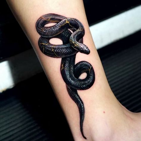 Kintsugi Tattoo, Tato Realis, Black Snake Tattoo, Black Ink Tattoo, Snake Tattoo Meaning, Tattoo Snake, Snake Tattoo Design, Moon Tattoo Designs, Small Tattoos For Guys