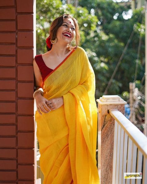 "Beta Abhay is a good guy trust me. Also he is having a great backgro… #romance #Romance #amreading #books #wattpad Yellow Saree Look, Keep Me Stylish, Indian Sari Dress, Cotton Saree Designs, Linen Sarees, Indian Saree Blouses Designs, Simple Sarees, Half Saree Designs, Yellow Saree