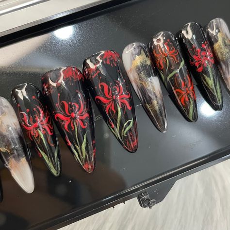 Experience elegance with our Red and Black Spider Lily Watercolor Press-On Nails - a handcrafted, reusable set blending acrylic and gel for a stunning, comfortable finish. Perfect for gifting, these false nails effortlessly combine sophistication with vibrant floral charm. 🌸Thank you for supporting my small business.🌸 You can reuse all the nails you purchased from us multiple times, if you handle them with care 📦𝐖𝐡𝐚𝐭 𝐜𝐨𝐦𝐞𝐬 𝐰𝐢𝐭𝐡 𝐲𝐨𝐮𝐫 𝐩𝐫𝐞𝐬𝐬 𝐨𝐧 𝐧𝐚𝐢𝐥 𝐤𝐢𝐭? 10 𝘯𝘢𝘪? Red And Black Spider, Press On Nail Kit, Lily Nails, Spider Lily, Gel Glue, Elegant Red, Elegant Flowers, Nail Kit, Flower Nails