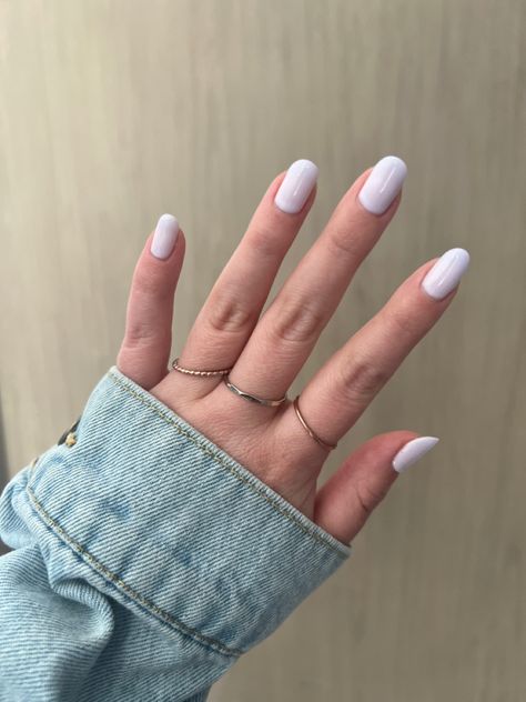 Short oval nails shown with a pale lilac color Pastel Lilac Nails, Lilac Spring Nails, Pastel Purple Nails, Coloured Nails, Light Pastel Purple, Lilac Nails, Pastel Lilac, Pastel Purple, Purple Lilac