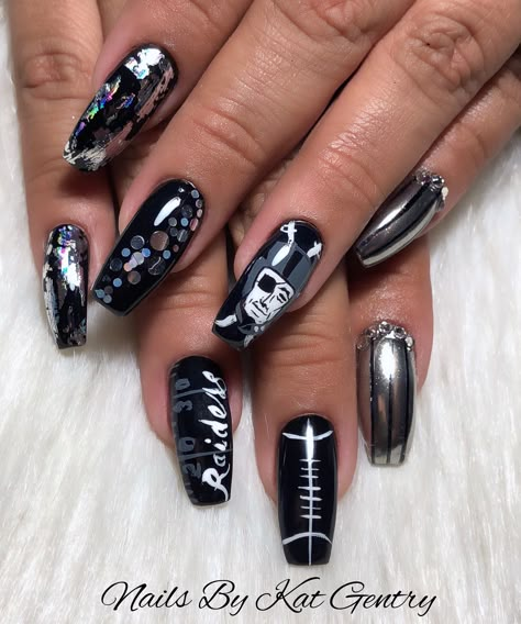 Las Vegas Raiders Nails, Las Vegas Raiders Nail Designs, Nfl Nail Art, Raider Nails Designs, Raiders Nails Designs, Raiders Makeup, Aubrey Nails, Raider Nails, Raiders Nails