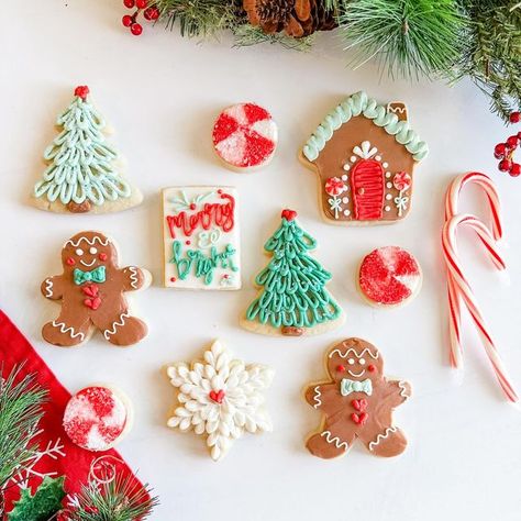 Ramey - The Goodie Box Utah on Instagram: "🎄🎄Now taking Christmas Pre-orders 🎄 🎄I’ve always wanted to do a gingerbread themed set so here we are! ❤️ Frosted - $30 per set; 10x10 box with 10 cookies as pictured. Cookie Kits - 1/2 dozen $18, 1 dozen $34, Kits include 4 houses, 4 gingerbread men and 4 snowflakes, 3 colors of buttercream and sprinkles. Peppermint Pretzel Rods - $24 per dozen or a package of three for $6. Pick-up will be Wednesday Dec. 20th or Saturday Dec. 23rd. Please specify pickup date when ordering. Payment via Venmo @ thegoodieboxutah" Peppermint Pretzel Rods, Peppermint Pretzel, Cookie Kits, Cookie Kit, Pretzel Rods, Gingerbread Man Cookies, Gingerbread Men, Decorated Cookies, Gingerbread Man