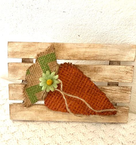 Carrot Craft, Dollar Tree Easter Crafts, Diy Spring Crafts, Easter Paintings, Easter Wood Crafts, Tier Trays, Spring Decor Diy, Dollar Tree Decor, Holiday Craft