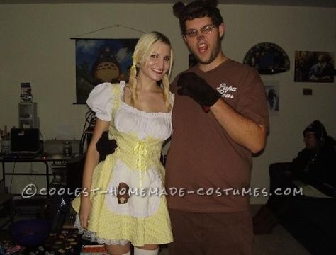 Bear Couple Costume, Clever Halloween Costumes For Couples, Creative Couples Halloween Costumes, Goldilocks Costume, Twin Costumes, Goldie Locks, Funny Couple Costumes, Couples Halloween Costumes, Scary Tales