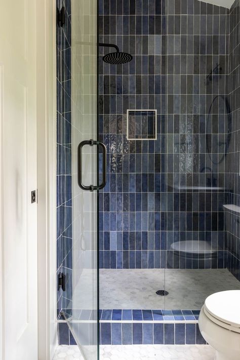 20 Modern Shower Ideas to Start Your Mornings in Style Modern Shower Ideas, Cool Tile, Blue Shower Tile, Shower Design Ideas, Modern Shower Design, Navy Blue Bathrooms, Glass Shower Panels, Blue Subway Tile, Blue Bathroom Tile