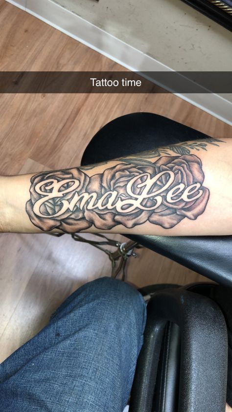 Roses. Negative. Name tattoo. Name With Roses Tattoo, Rose Tattoo With Name, Tattoo Names, Shading Tattoo, Shade Roses, Cool Tattoo, Tattoo Rose, Roses Tattoo, Time Tattoos