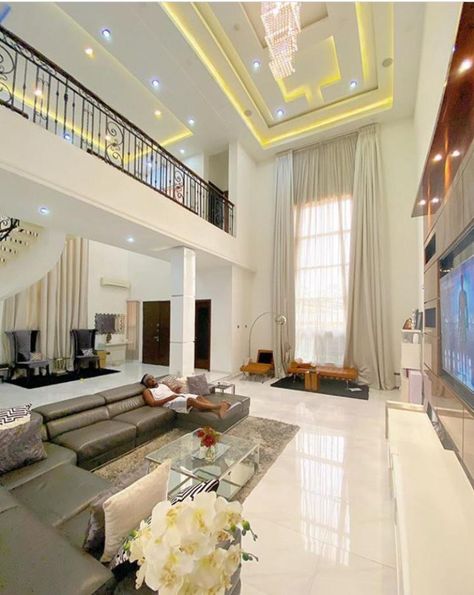 Most Expensive House, Fancy Living Rooms, Popular Home Decor, Interior Design Living Room Modern, African House, African Inspired Decor, Mansion Designs, Furniture Design Living Room, Expensive Houses